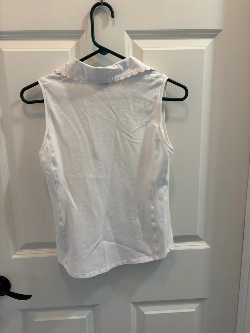 Golfini Women’s White Sleeveless Polo Tank with Scalloped Collar - Picture 5 of 5